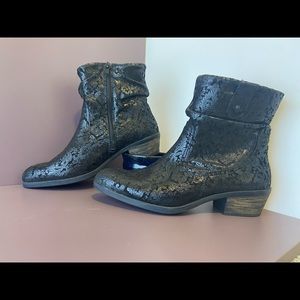 Portofino Black Leather Booties - NWOT